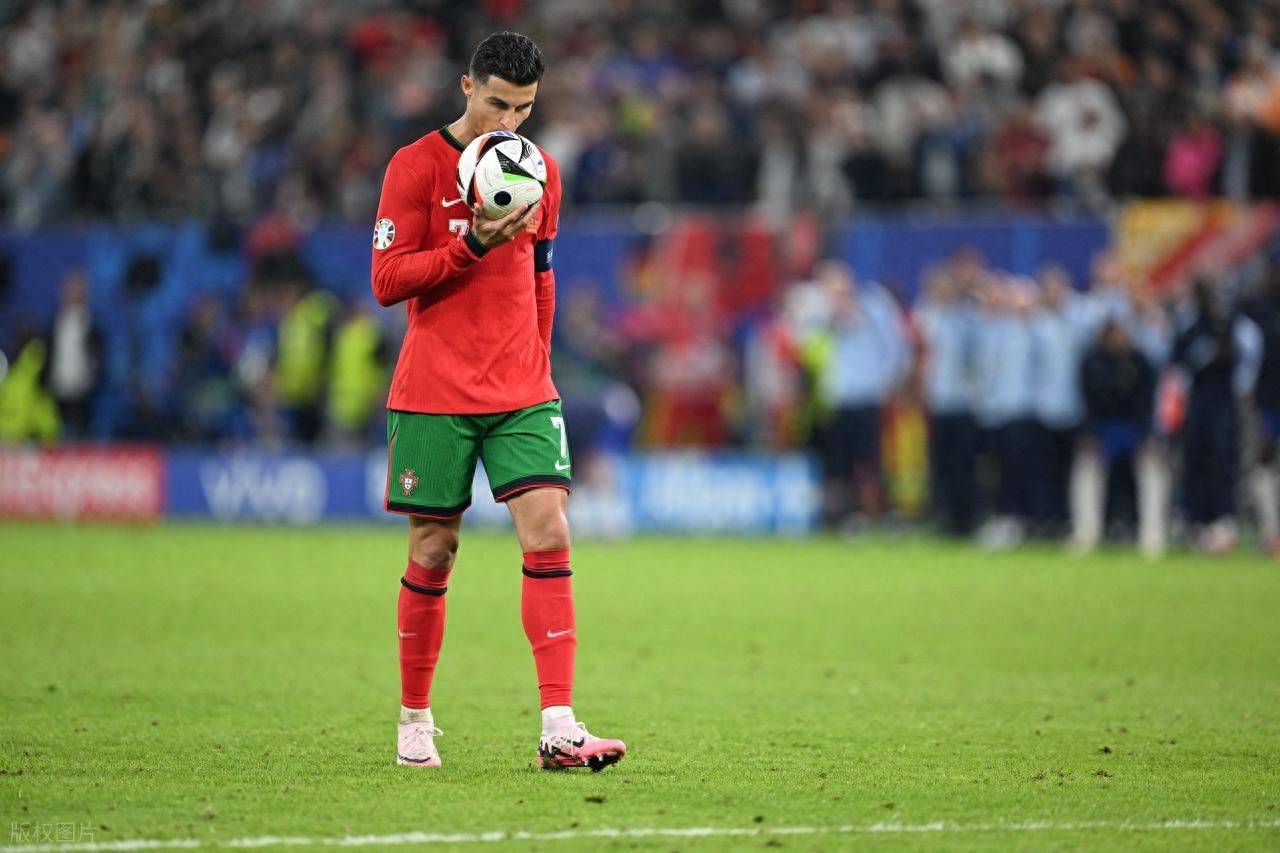 爱游戏-英格兰鏖战马德里竞技，C罗扛起全队