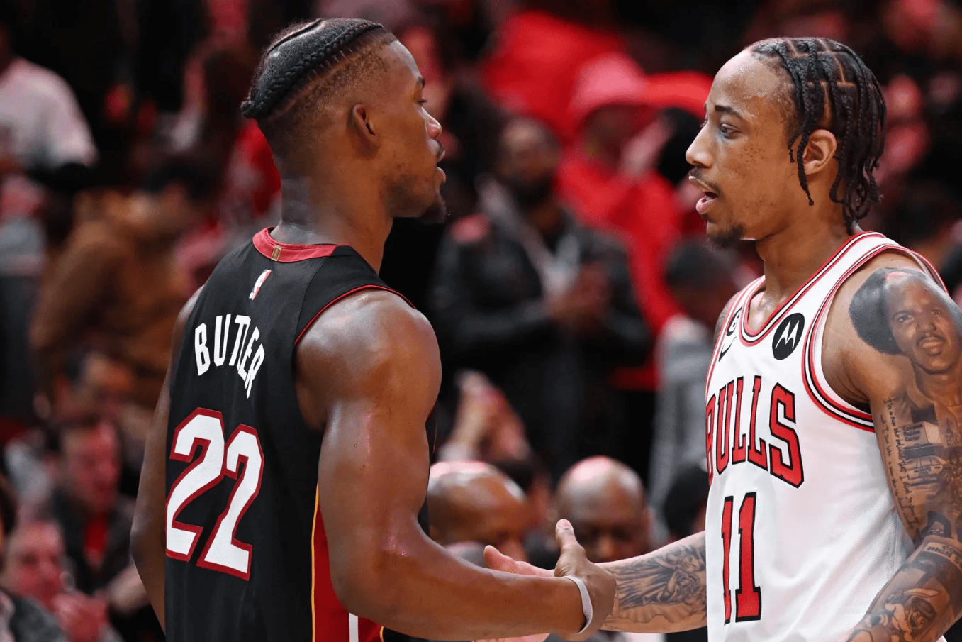 鹈鹕险胜76人，德罗赞扛起全队