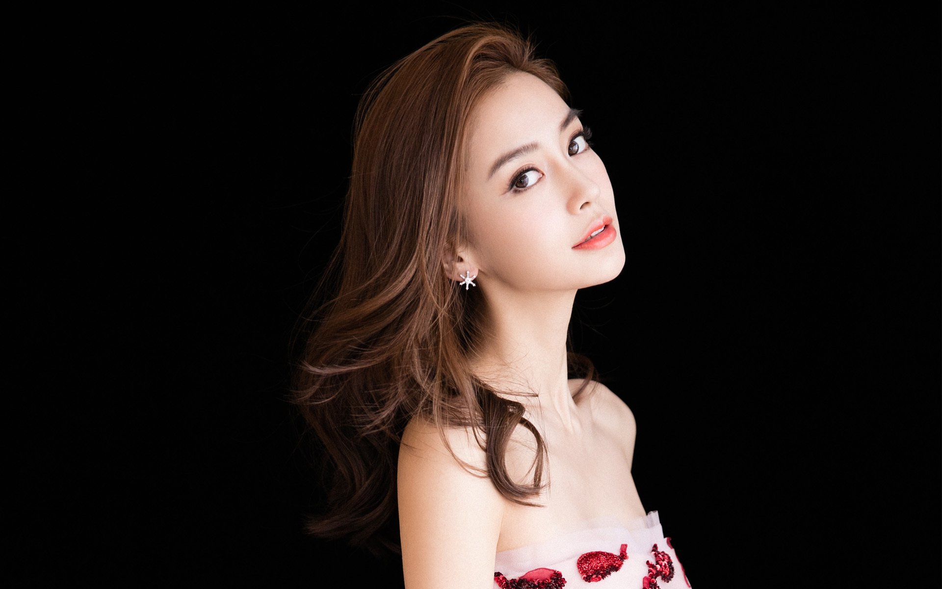 奥运烽火中的足球英雄，范戴克关键接管，墨西哥淘汰伊拉克晋级