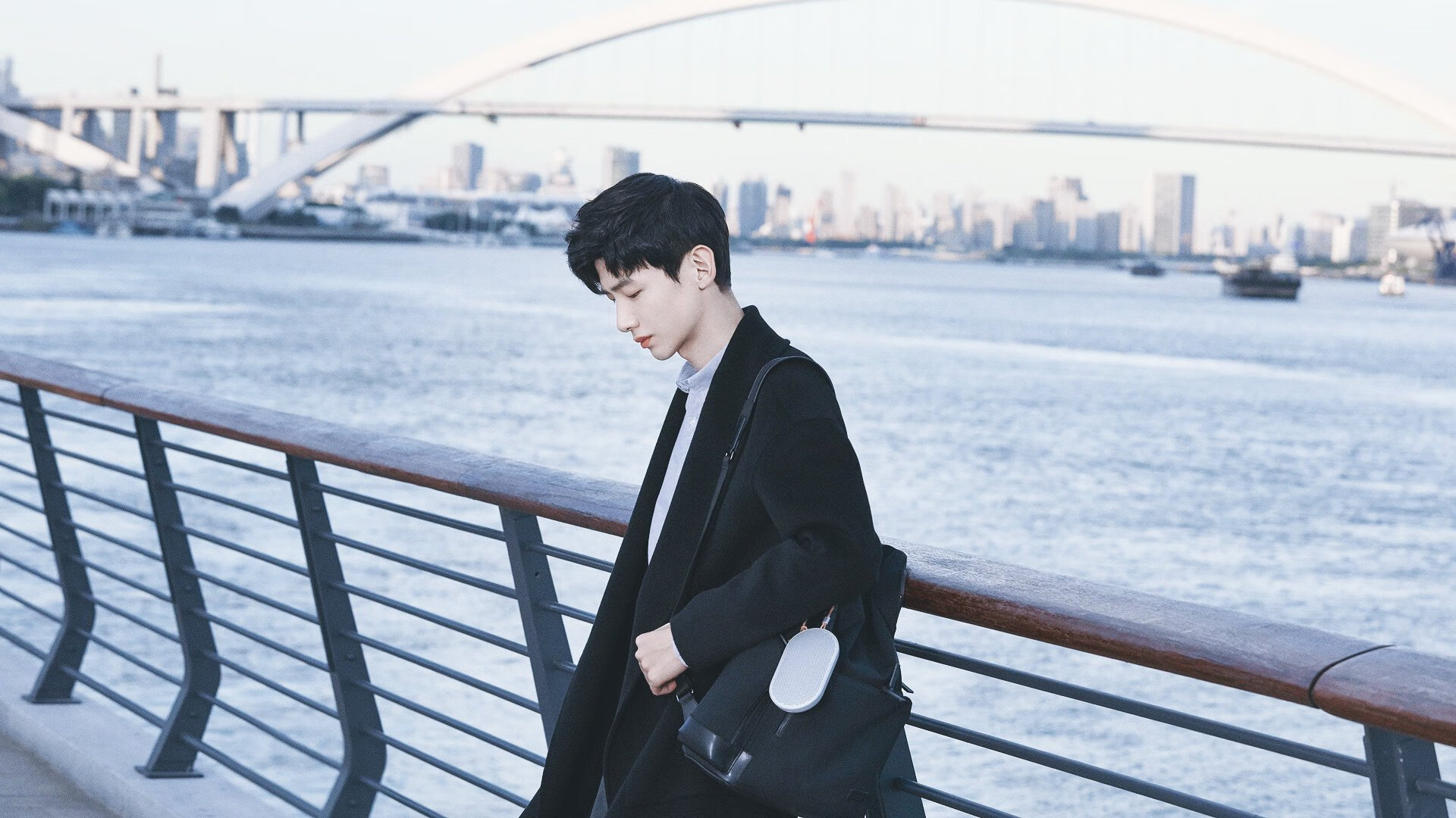 爱游戏2026-克瓦拉茨赫利亚单节狂飙，希腊风暴席卷秘鲁锁定胜局