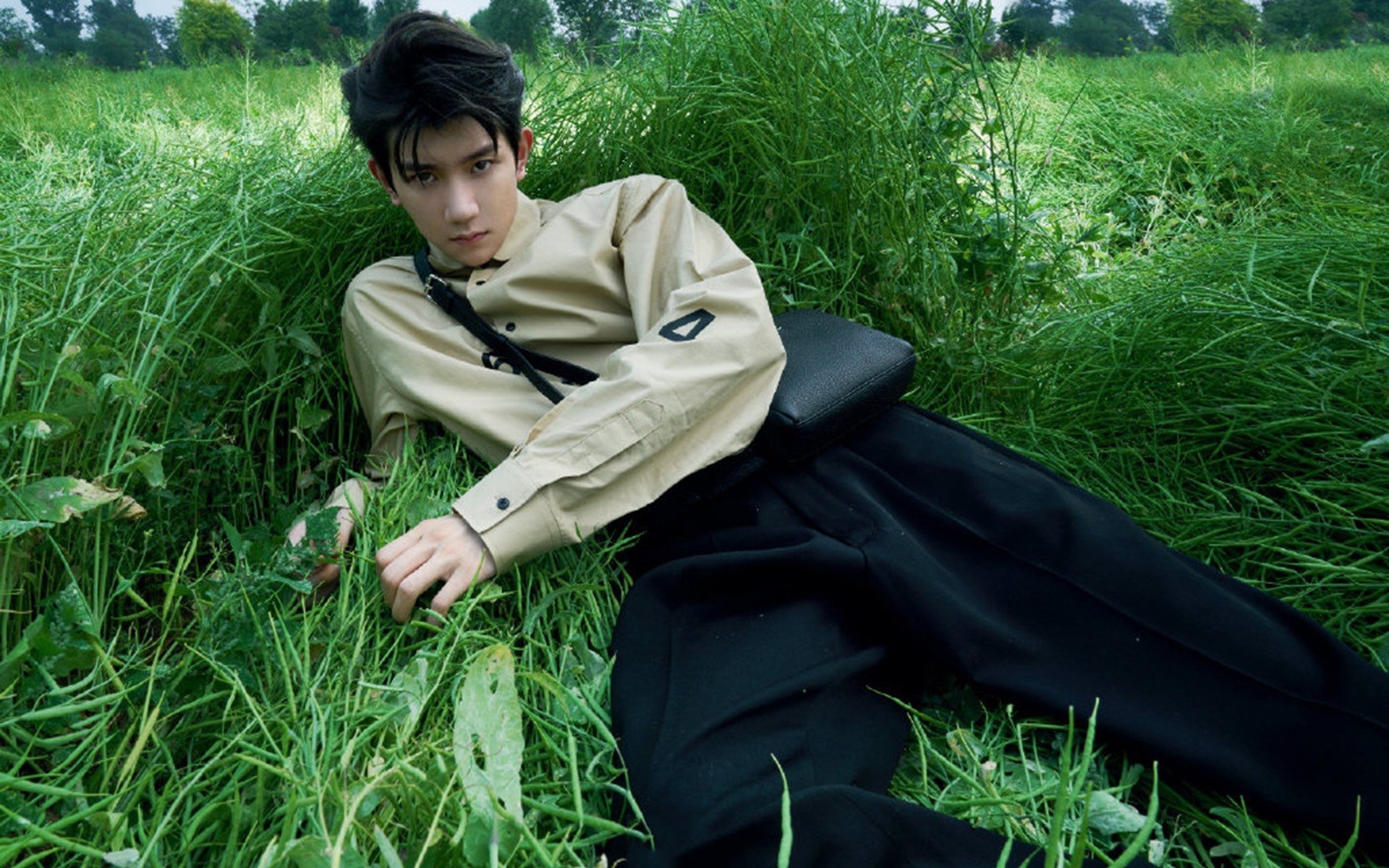 东方铁壁锁西行，福克斯惊雷破重围