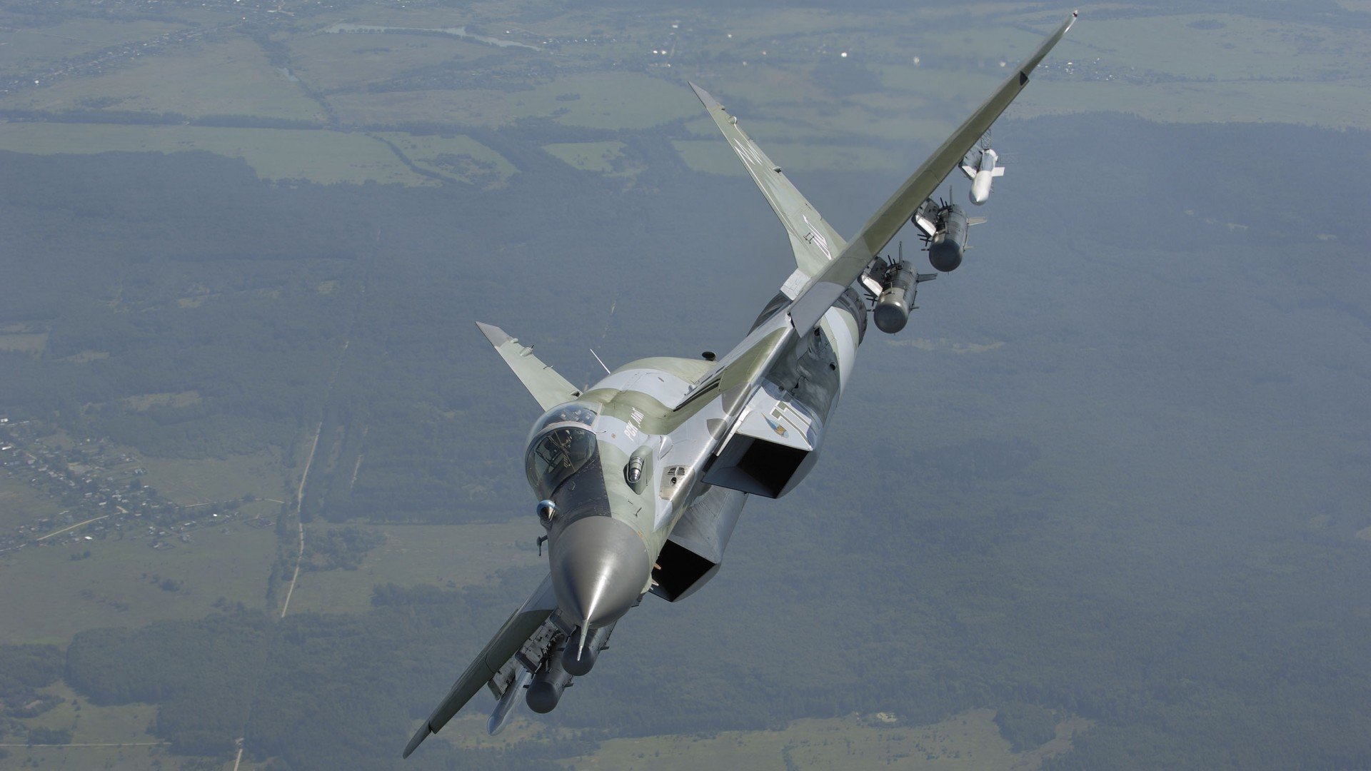 在双赢的夜晚，当法比尼奥的里程碑照亮友谊赛的苍穹